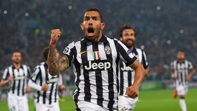 Teves bateu o penalti e colocou a Juventus na frente. (Foto: AP)